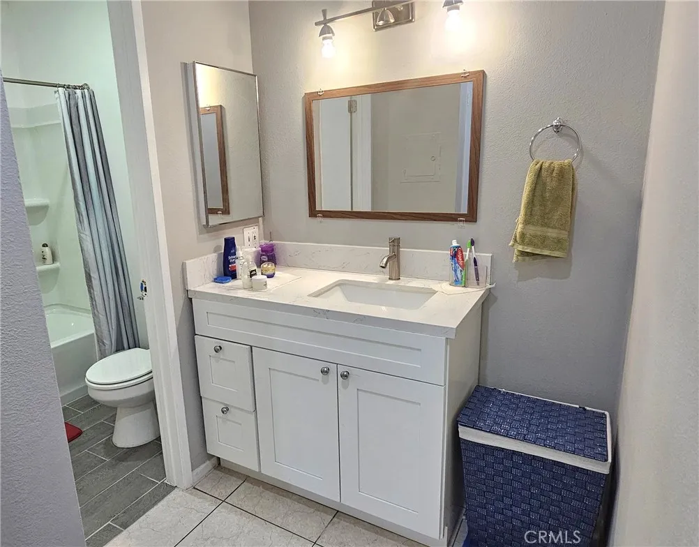 17900 Sherman Way 226, Reseda, California 91335 home-pic-26